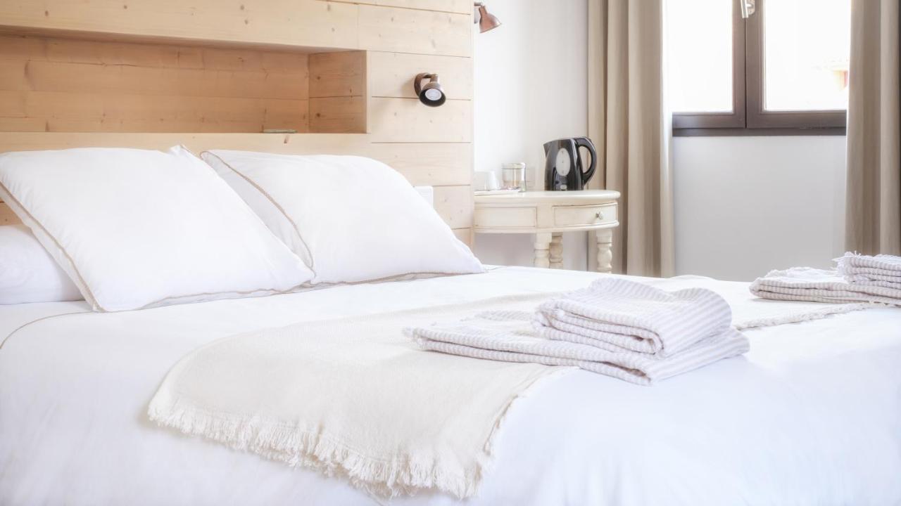 L'Ostal - Bed & Breakfast - Chambres Et Suites De 25 A 40M2 - Spa Saint-Hilaire-d'Ozilhan Екстер'єр фото