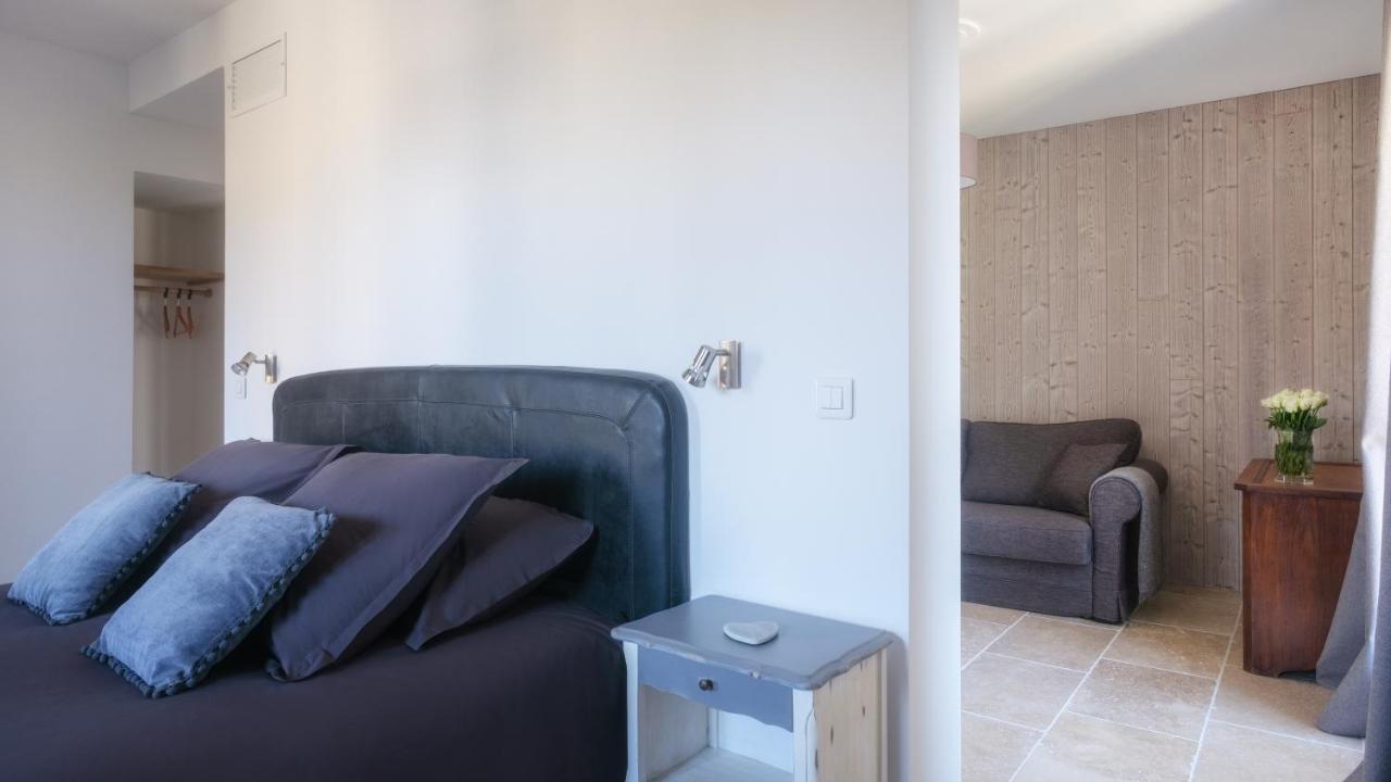L'Ostal - Bed & Breakfast - Chambres Et Suites De 25 A 40M2 - Spa Saint-Hilaire-d'Ozilhan Екстер'єр фото