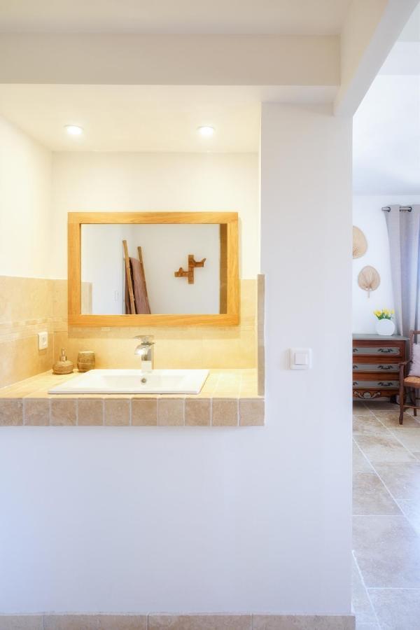 L'Ostal - Bed & Breakfast - Chambres Et Suites De 25 A 40M2 - Spa Saint-Hilaire-d'Ozilhan Екстер'єр фото