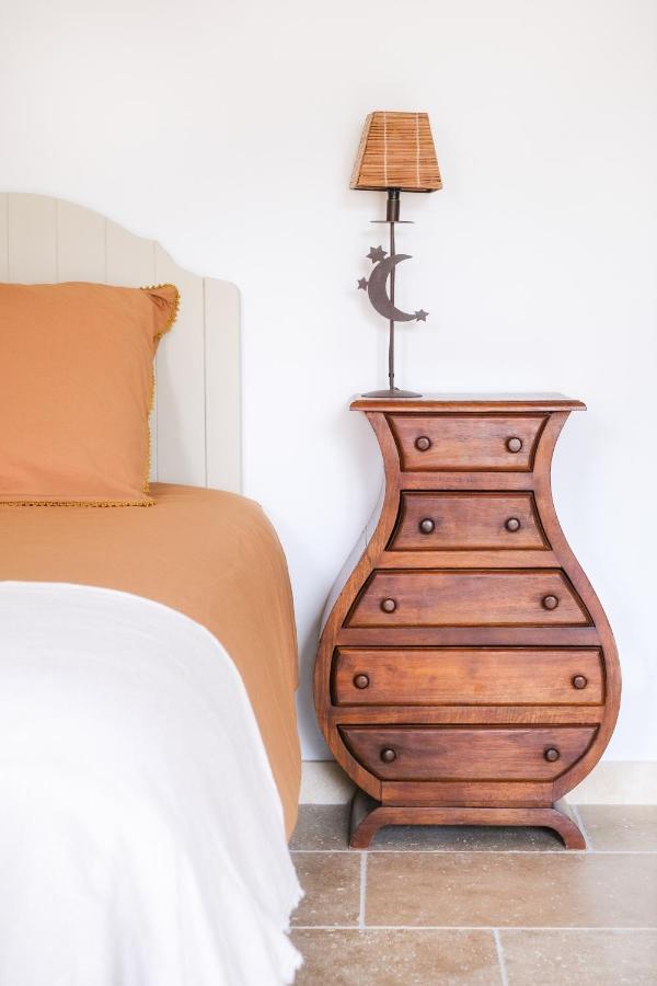 L'Ostal - Bed & Breakfast - Chambres Et Suites De 25 A 40M2 - Spa Saint-Hilaire-d'Ozilhan Екстер'єр фото