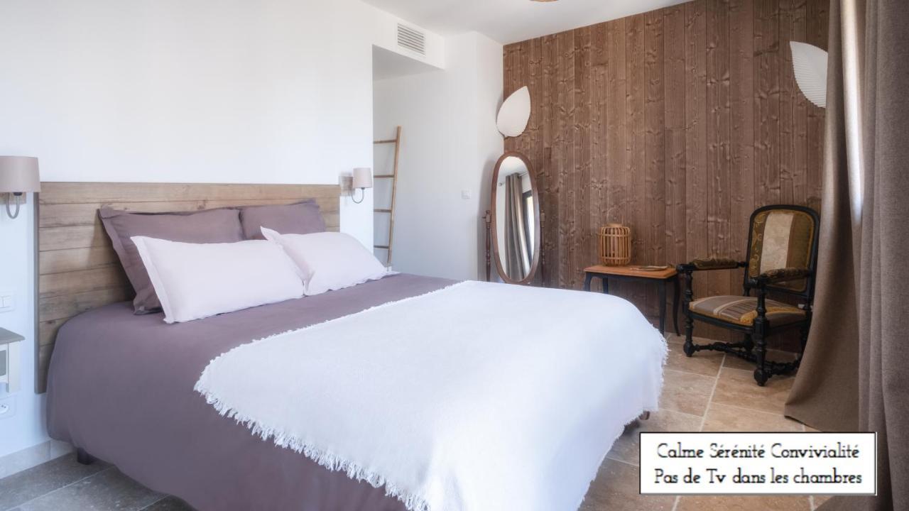 L'Ostal - Bed & Breakfast - Chambres Et Suites De 25 A 40M2 - Spa Saint-Hilaire-d'Ozilhan Екстер'єр фото