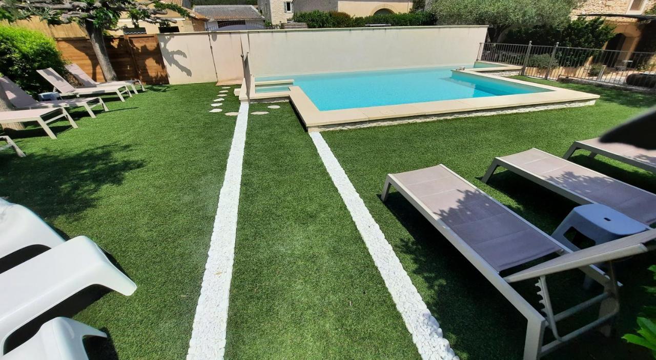 L'Ostal - Bed & Breakfast - Chambres Et Suites De 25 A 40M2 - Spa Saint-Hilaire-d'Ozilhan Екстер'єр фото